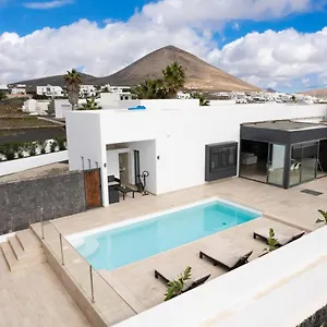 villa-serenity.puertodelcarmen-hotels.org/